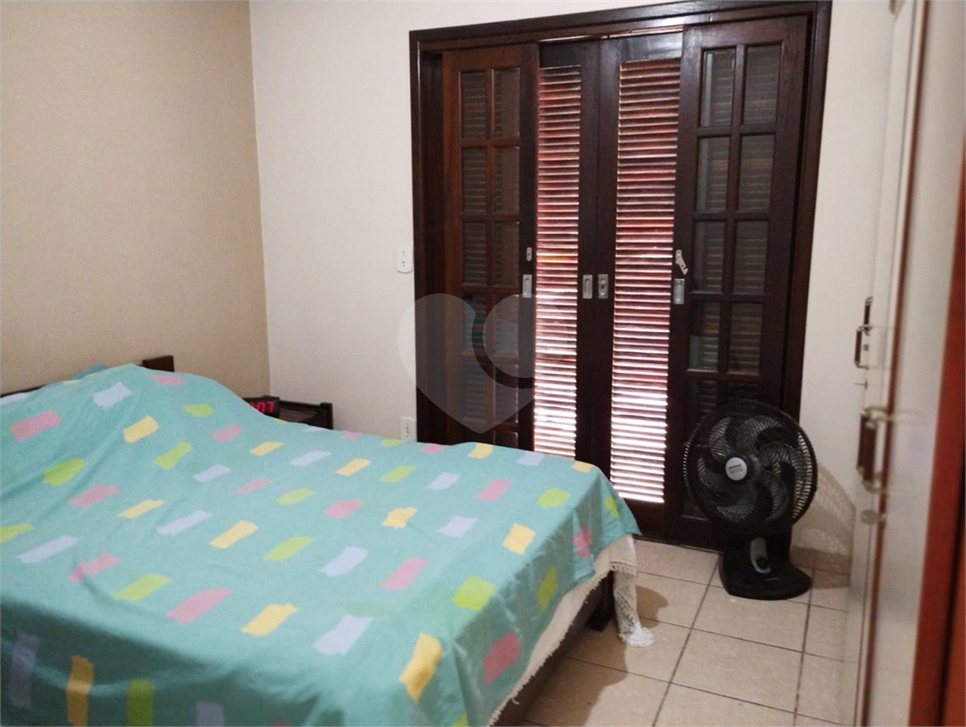 Sobrado à venda com 4 quartos, sendo 1 suíte,  em Butantã, São Paulo, SP