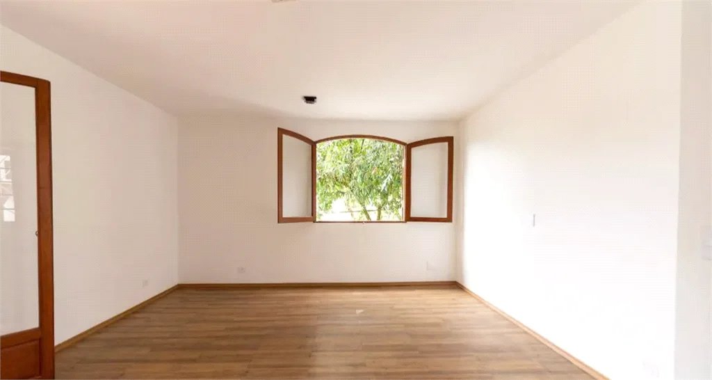 Casa à venda com 4 quartos, sendo 1 suíte,  em Vila Tiradentes, São Paulo, SP