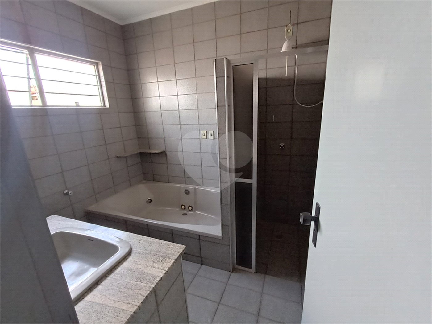 Casa à venda ou para alugar com 6 quartos, sendo 2 suítes, em Jardim Itália, Itapetininga, SP