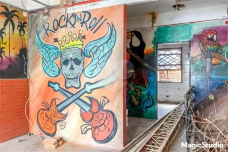 Casa em processo de reforma, com 208m², 2 dormitórios, 8 vagas, à venda no Tatuapé.