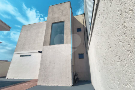 Casa com Suíte Master, Closet, Piscina e Espaço Gourmet Próxima ao Parque Ecológico- 03 quartos -com quintal