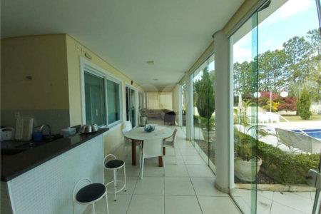 Casa à venda com 4 suítes no condomínio Aldeia da Serrinha, Sorocaba - SP