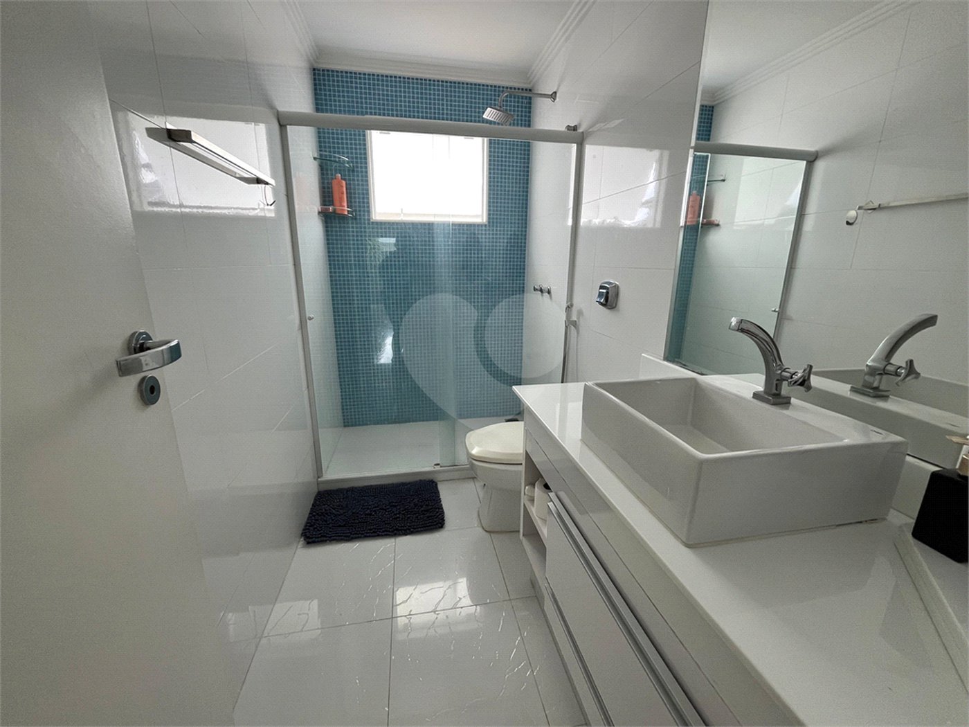 Casa à venda com 3 quartos, sendo 1 suíte, no condomínio Golden Village, Rio de Janeiro - RJ