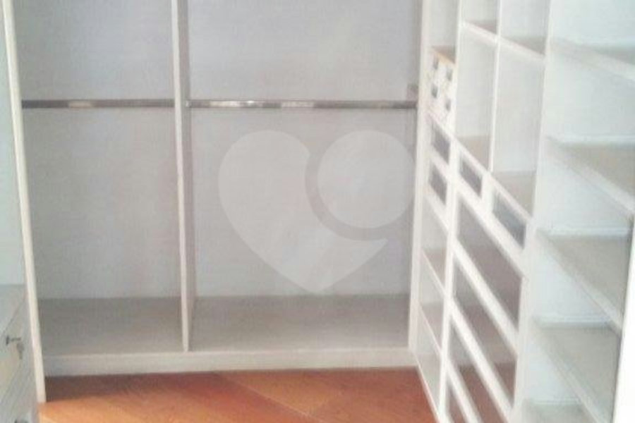 Casa à venda ou para alugar com 4 suítes no condomínio Chácara Francesa, São Paulo - SP