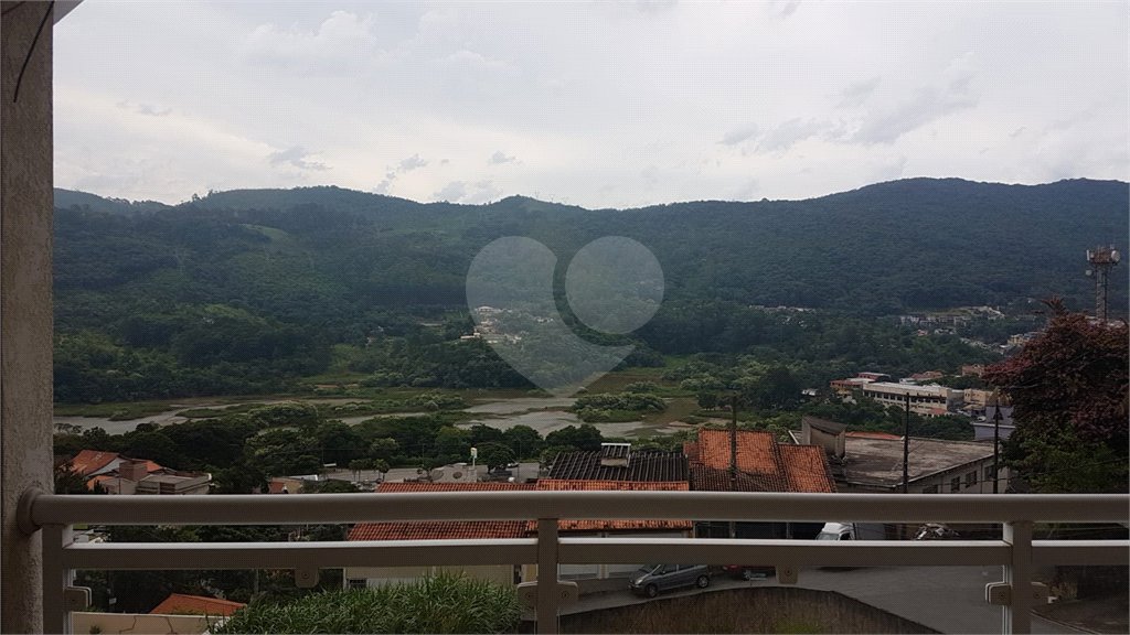 Casa à venda com 5 quartos, sendo 3 suítes,  em Serra da Cantareira, Mairiporã, SP