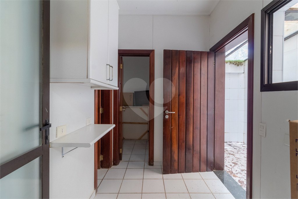 Casa à venda com 4 quartos, sendo 2 suítes,  no condomínio Vila das Flores, São Paulo - SP