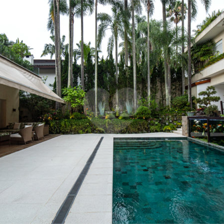 Casa à venda com 5 suítes em Jardim Cordeiro, São Paulo, SP