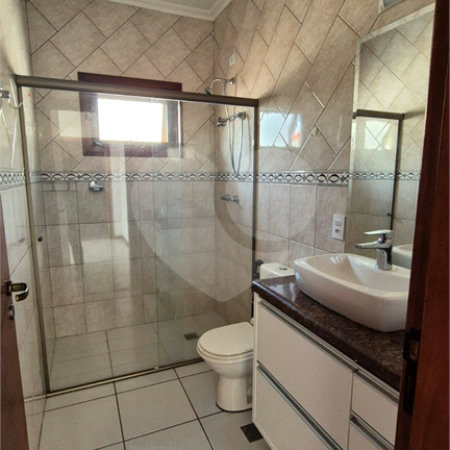 Casa à venda com 4 quartos, sendo 2 suítes, no condomínio Residencial Grape Village, Vinhedo - SP