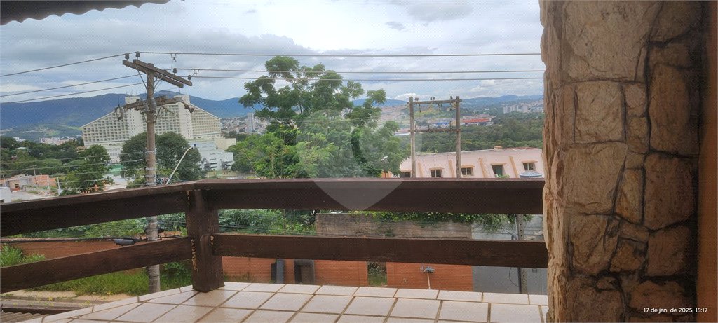 Chácara à venda com 4 quartos, sendo 3 suítes, em Campos de Atibaia, Atibaia, SP