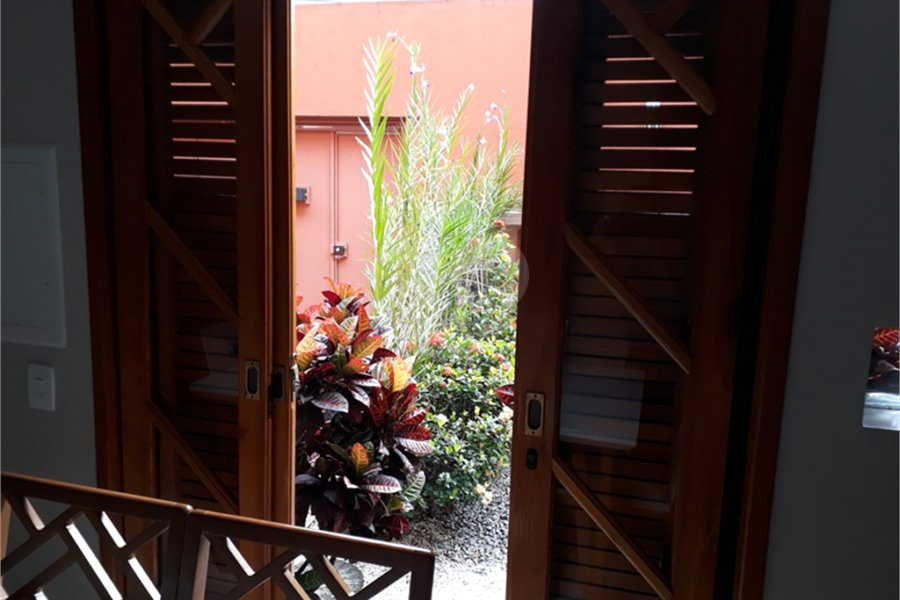Sobrado à venda com 3 quartos, sendo 2 suítes,  em Santana, São Paulo, SP