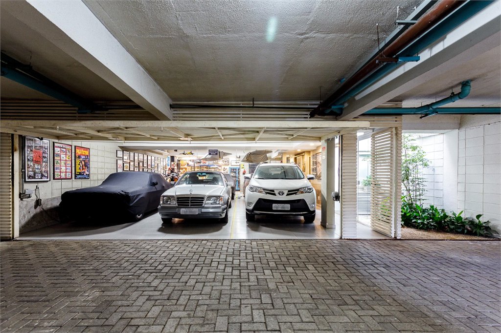 Casa à venda com 4 suítes no condomínio Las Cumbres, São Paulo - SP