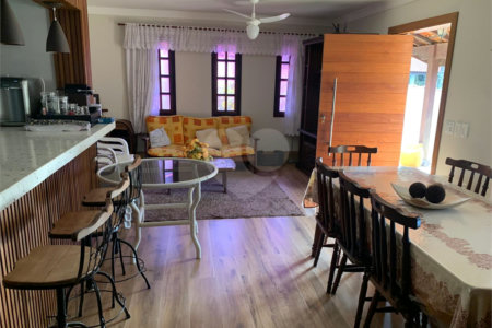 Casa Térrea à venda com 3 quartos, sendo 1 suíte,  em Alpes D'ouro, Bom Jesus dos Perdões, SP