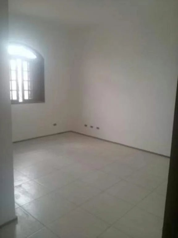 Sobrado à venda com 3 quartos, sendo 2 suítes,  em Jardim Monte Kemel, São Paulo, SP