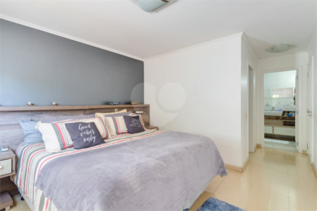 Casa à venda com 4 quartos, sendo 2 suítes, no condomínio Villa Franz Schubert, São Paulo - SP