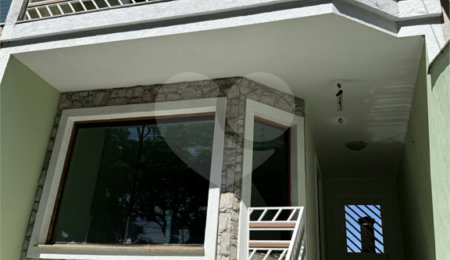 Sobrado à venda com 4 quartos, sendo 1 suíte,  em Tremembé, São Paulo, SP