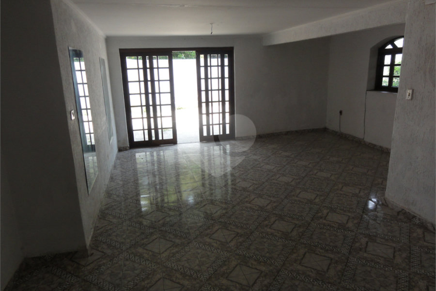 Casa Térrea à venda ou para alugar com 4 quartos em Jardim Floresta, São Paulo, SP