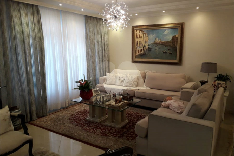 Sobrado à venda com 4 quartos, sendo 1 suíte, em Tremembé, São Paulo, SP