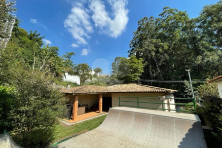 Casa à venda com 4 quartos, sendo 1 suíte, em Vila Morumbi, São Paulo, SP