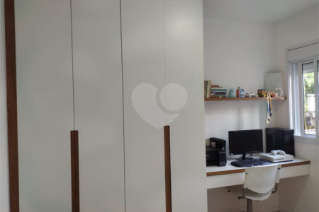 Apartamento à venda com 3 quartos, sendo 1 suíte,  em Campo Grande, São Paulo, SP