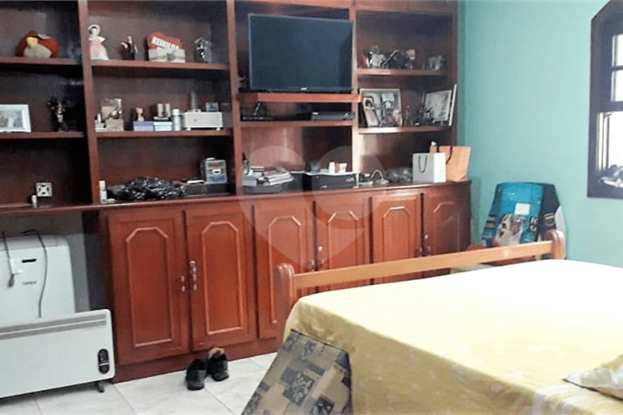 Casa à venda com 4 quartos, sendo 2 suítes, no condomínio Gleba II, Mairiporã - SP