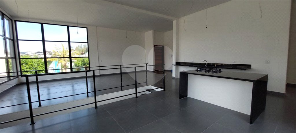 Casa à venda com 4 suítes no condomínio Figueira Garden, Atibaia - SP