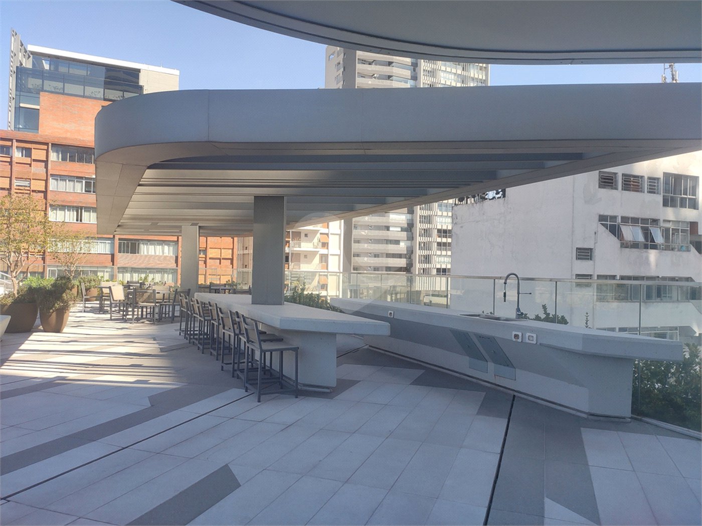 Apartamento à venda ou para alugar com 1 suíte em Pinheiros, São Paulo, SP