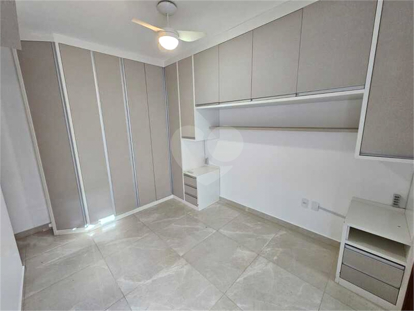 Casa à venda com 3 quartos, sendo 1 suíte, no condomínio Vista Verde, Indaiatuba - SP