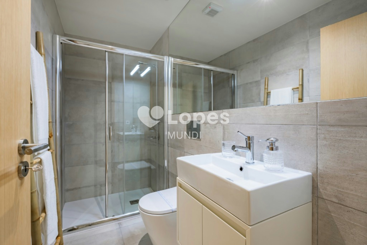 Apartamento T2 Duplex à venda no Bonfim, Porto, Portugal – Mobiliado