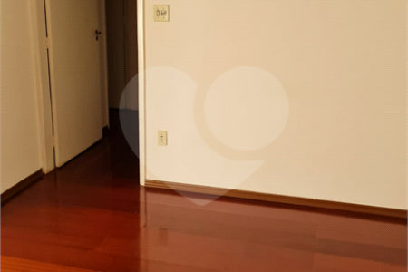 Apartamento à venda com 3 quartos, sendo 1 suíte,  no Centro, Araraquara, SP