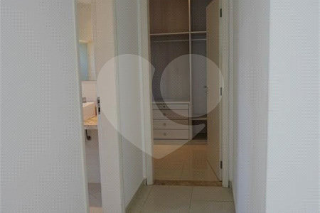 Casa para alugar com 4 quartos, sendo 2 suítes, no condomínio Mont Serrat, Salto - SP