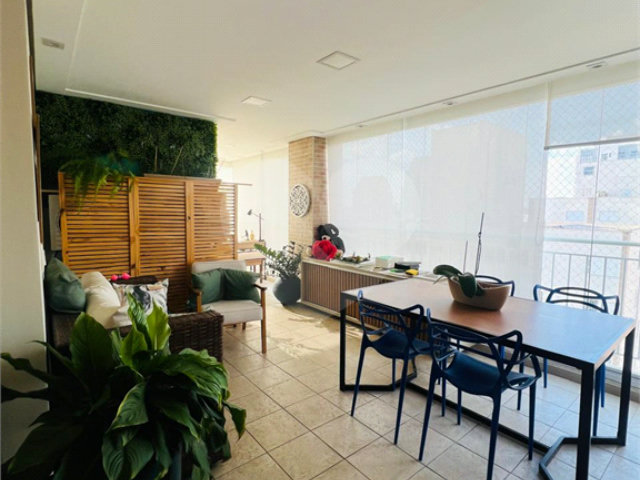 Apartamento à venda com 3 quartos, sendo 1 suíte,  em Alto da Boa Vista, São Paulo, SP