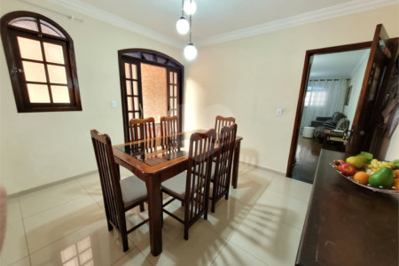 Sobrado à venda com 3 quartos, sendo 1 suíte, em Campo Grande, São Paulo, SP