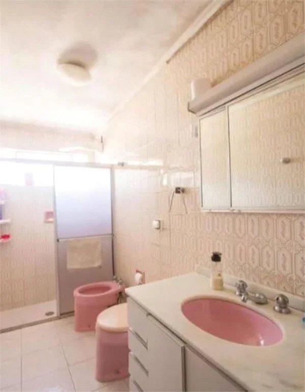 Sobrado à venda com 6 quartos, sendo 1 suíte, em Parque Maria Helena, São Paulo, SP