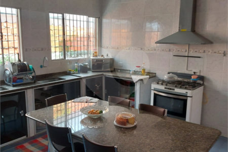 Casa à venda com 4 quartos, sendo 1 suíte, em Vila Pirajussara, São Paulo, SP