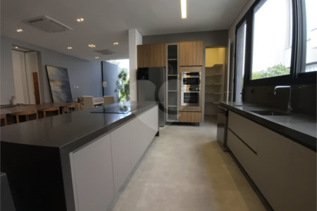 Casa à venda com 4 suítes no condomínio Alphaville Nova Esplanada 1, Votorantim - SP