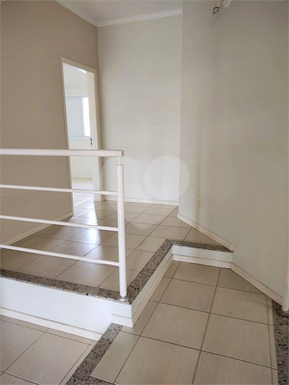 Casa à venda ou para alugar com 3 suítes no condomínio Residencial Jardim das Palmeiras, Vinhedo - SP