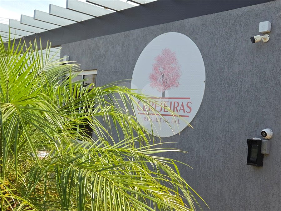 Casa à venda com 3 quartos, sendo 1 suíte, no condomínio Cerejeiras, Araçoiaba da Serra - SP