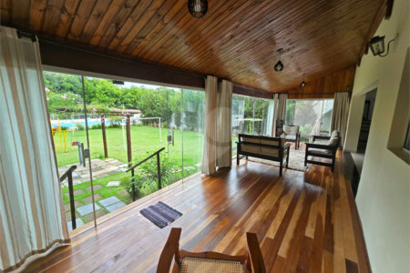 Chácara à venda com 3 quartos, sendo 1 suíte, em Cercadinho, Alambari, SP