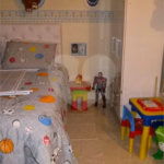Casa à venda com 5 quartos, sendo 4 suítes, no condomínio Village St. Louis, São Paulo - SP