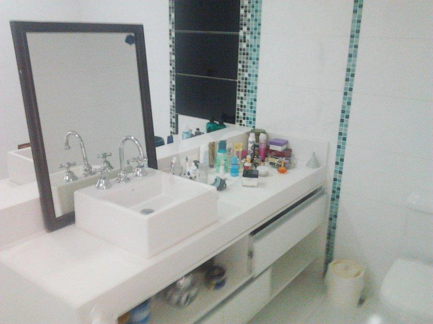 Sobrado à venda com 4 quartos, sendo 1 suíte, em Alto da Boa Vista, São Paulo, SP