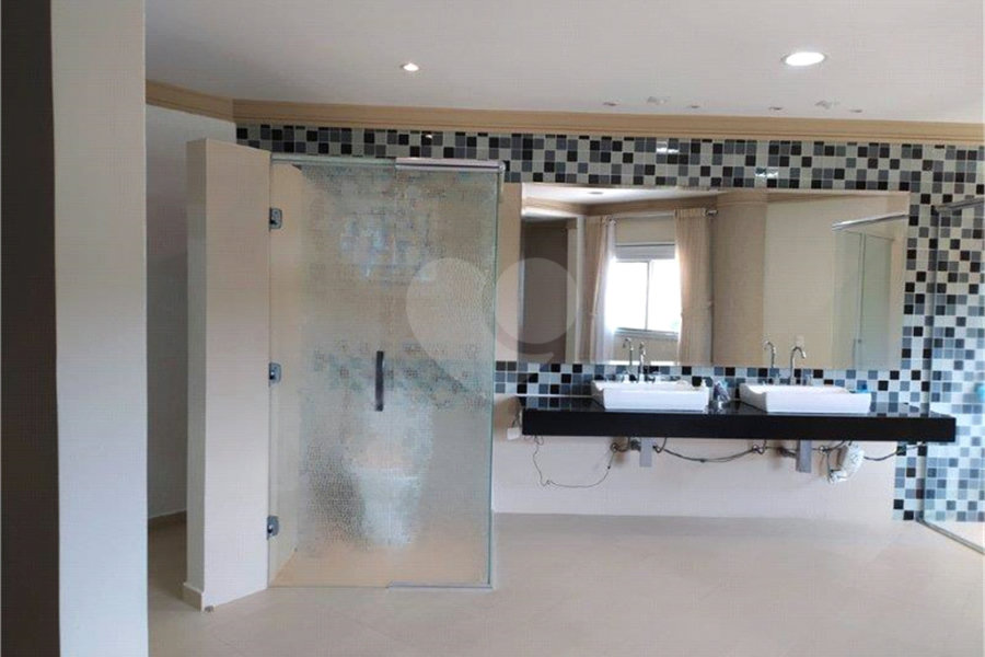 Casa à venda com 4 suítes no condomínio Parque Imperial, Mairiporã - SP