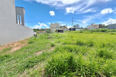 Terreno à venda com 1 suíte em Pinheirinho, Vinhedo, SP