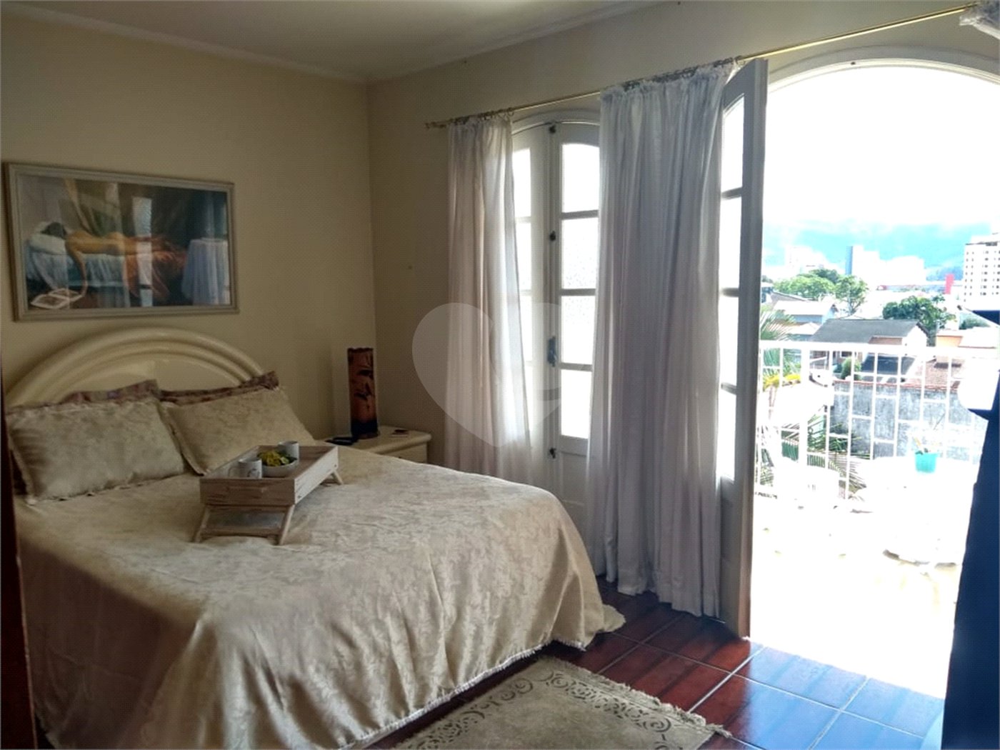 Casa à venda com 5 quartos, sendo 3 suítes,  em Vila Oliveira, Mogi das Cruzes, SP