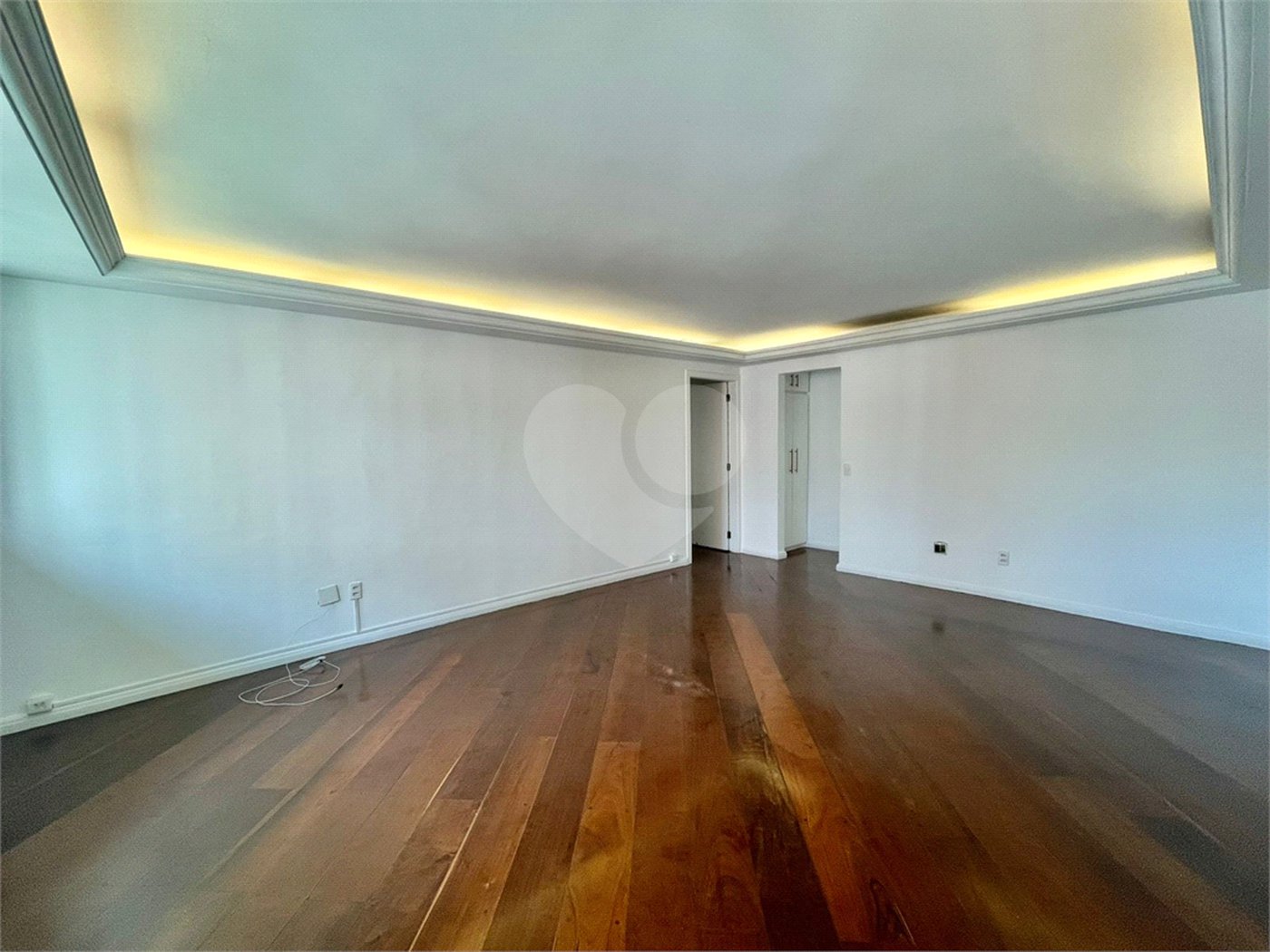 Apartamento à venda com 3 quartos, sendo 1 suíte, em Itaim Bibi, São Paulo, SP