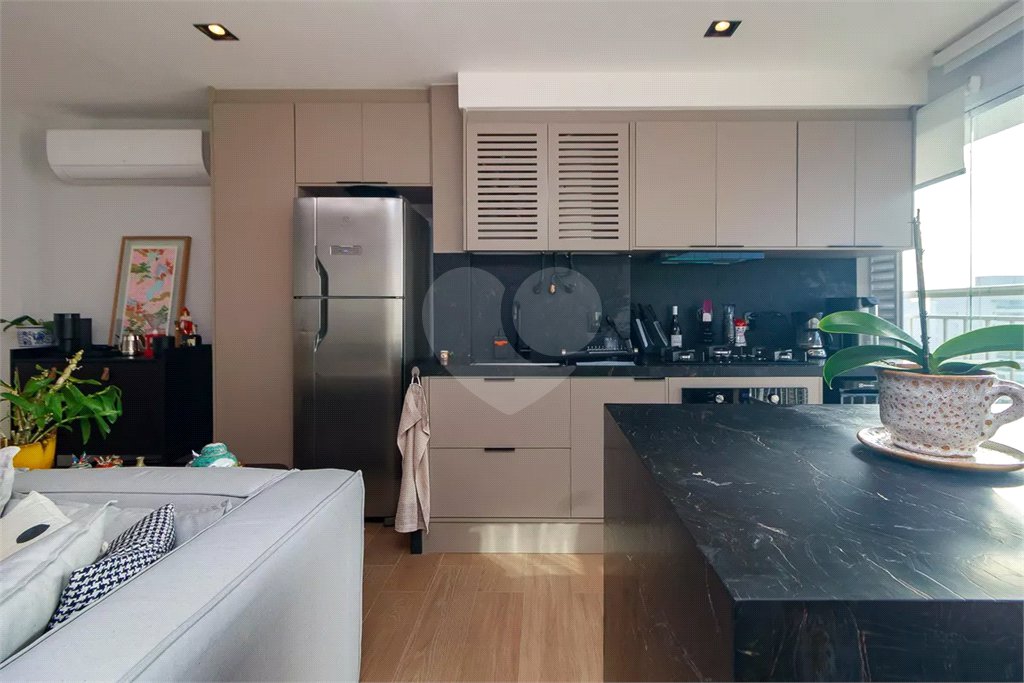 Apartamento à venda com 3 quartos, sendo 1 suíte,  em Santo Amaro, São Paulo, SP