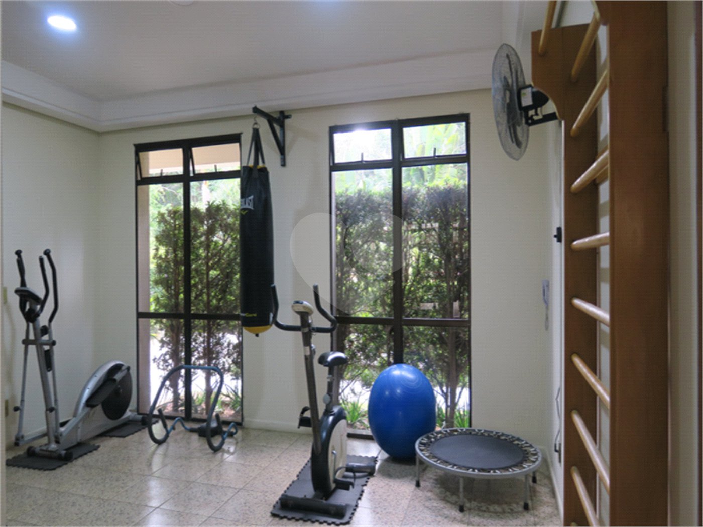 Apartamento à venda com 3 suítes em Vila Suzana, São Paulo, SP