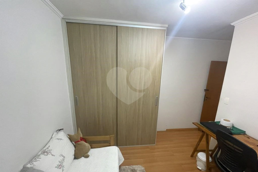 Casa à venda com 3 quartos, sendo 1 suíte, no condomínio Beatriz, São Paulo - SP