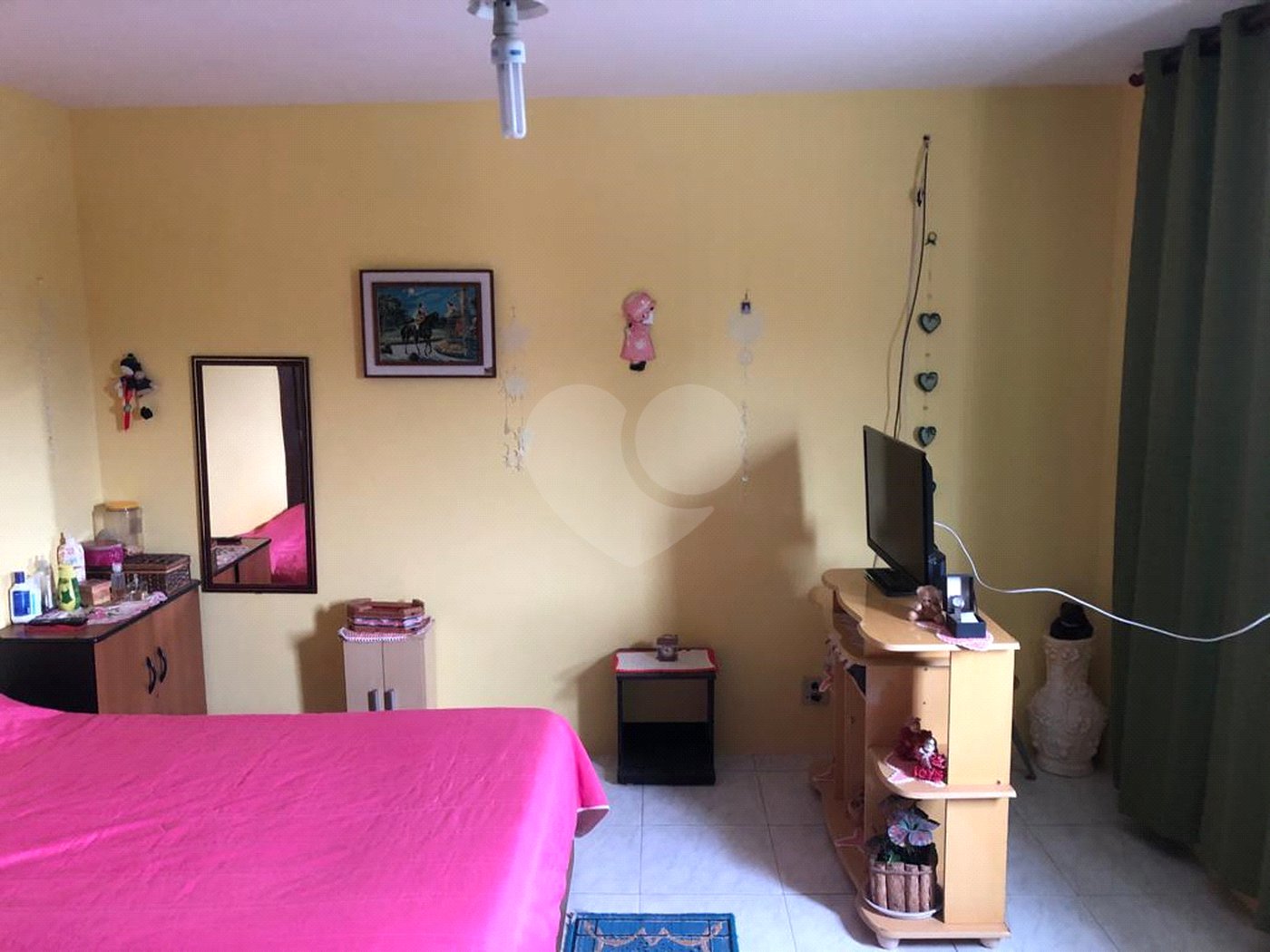 Sobrado à venda com 4 quartos, sendo 1 suíte, em Serra da Cantareira, Mairiporã, SP