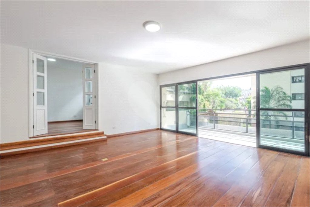 Apartamento à venda com 3 suítes em Real Parque, São Paulo, SP