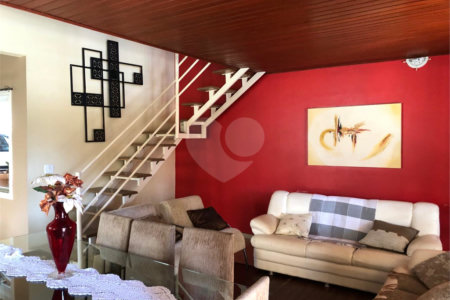 Casa à venda com 4 quartos, sendo 2 suítes, no condomínio Zuleika Jabour, Salto - SP